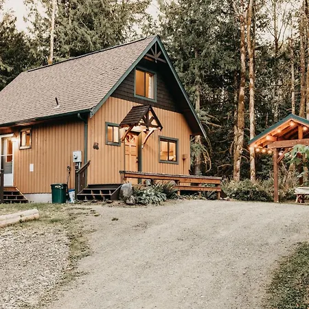 Mt. Baker Lodging - Cabin #67 - Private 2-Story Cabin With A Private Hot Tub!